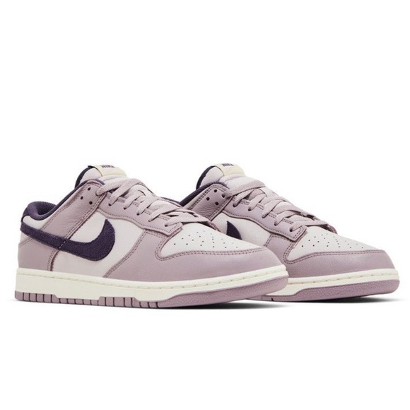 Nike Other - Nike dunk se
Retro
Brand new